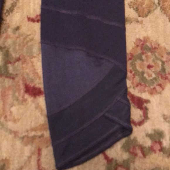 Lululemon emerge renewed crop tights - Picture 7 of 8